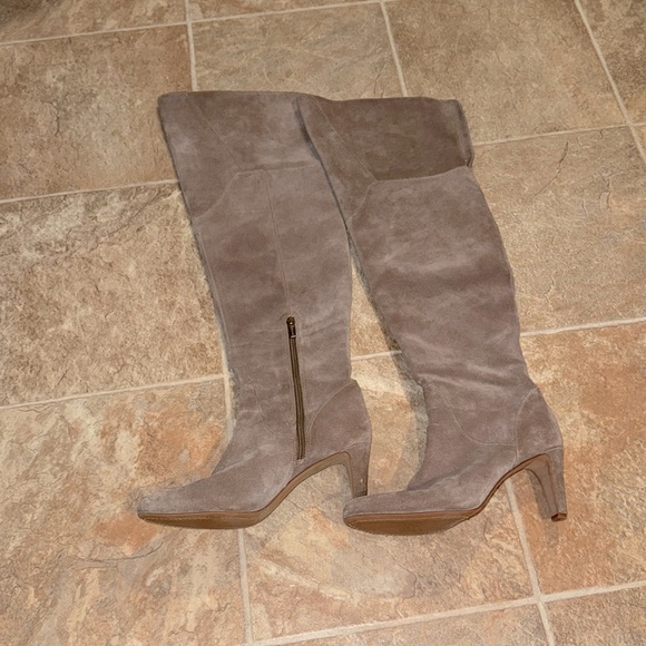 Vince Camuto high suede boots - Picture 1 of 3